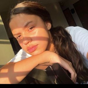 Meet your Posher, Caitlyn